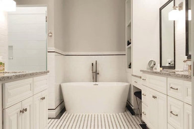 Inspiration for a timeless bathroom remodel in Nashville