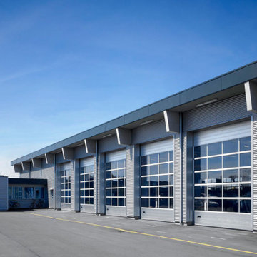 NASSAU 9000M Sectional Doors With Windows