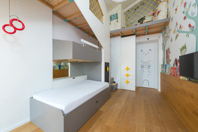 Réalisation d'une très grande chambre d'enfant de 4 à 10 ans minimaliste avec un lit superposé.