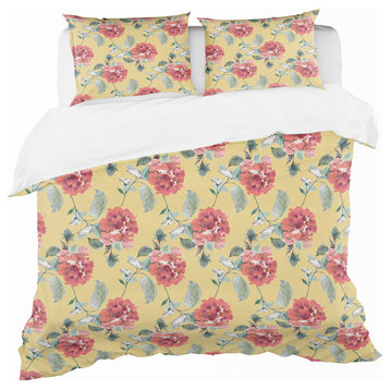 Red Rose in Yellow Traditional Duvet Cover Set, Queen