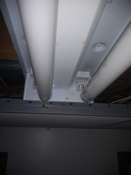 Flourescent Tube won't come out