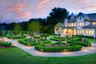 ワシントンD.C.にあるトラディショナルスタイルのおしゃれな庭の写真