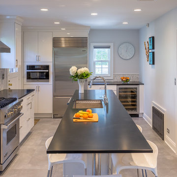 Contemporary Bronxville High Gloss Kitchen