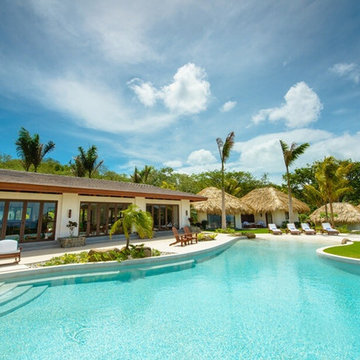 Main building and the villas.