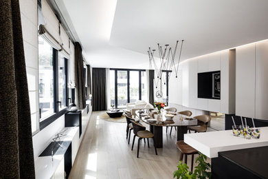 Idée de décoration pour une salle à manger minimaliste.