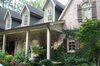 Inspiration for an exterior home remodel in Atlanta