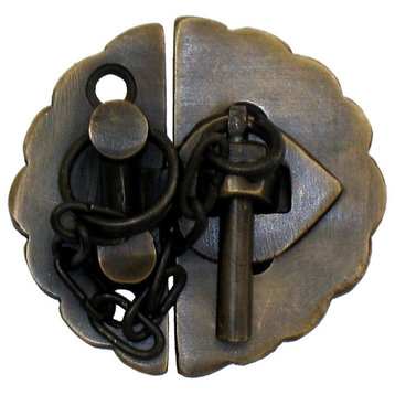 Round Scalloped Latch With Chain