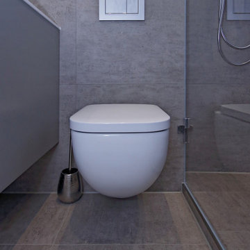Aus einem Badezimmer wird ein Duschbad im Münchner Osten