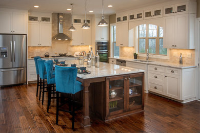 Example of a classic kitchen design in Columbus