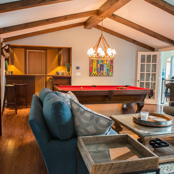 Spruce Point: Pool Room & Bar