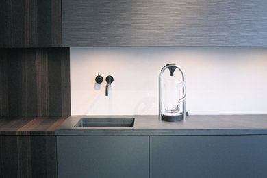 Offene, Einzeilige, Kleine Moderne Küche in Hamburg