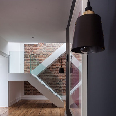 Современный Лестница by Cherie Lee Interiors