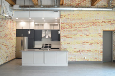 Kitchen photo in Toronto