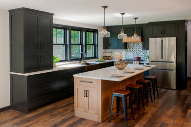 Eat-in kitchen - eat-in kitchen idea in Other with an island