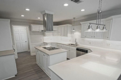 Inspiration for a transitional kitchen remodel in New Orleans