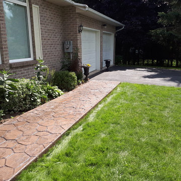 Valley Stamped Concrete random flagstone walkway