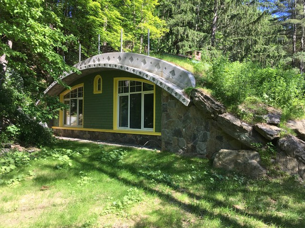 A Lord of the Rings Fan Made His Dream Passive Hobbit House a Reality