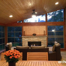 outdoor porch w/fireplace