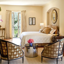 Master bedroom 8202
