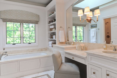 Example of a classic bathroom design in St Louis