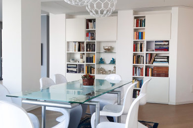 Idee per una grande sala da pranzo aperta verso il soggiorno contemporanea con pareti bianche, pavimento in gres porcellanato e pavimento beige