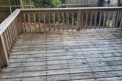 Inspiration for a mid-sized timeless backyard deck remodel in Other with no cover