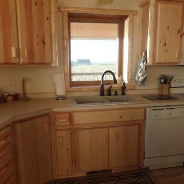 Custom Kitchen Cabinets and Bar