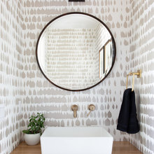 747 Queen Powder Room