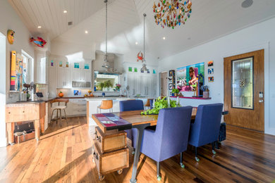 Example of a beach style kitchen design in Tampa