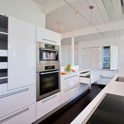 Bunker Hill Eichler - Kitchen Cabinetry