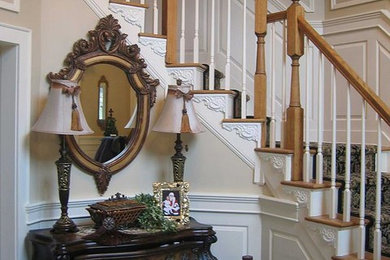 Entryway - traditional entryway idea in New York
