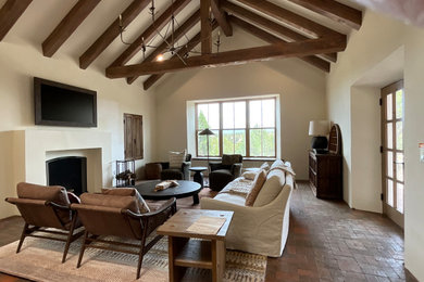 Inspiration for a farmhouse home design remodel in Albuquerque