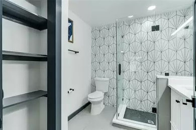 Bathroom - bathroom idea in Dallas