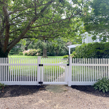 New White Victorian Picket Fence - Gorgeous Property