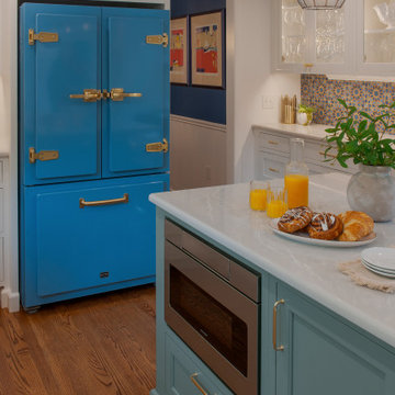 Striking Kitchen in Blue and White