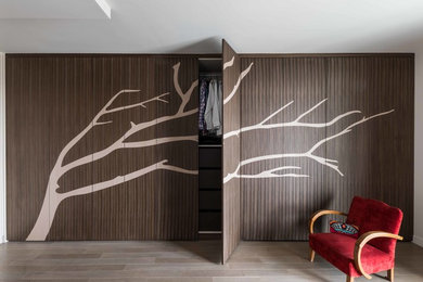 Idées déco pour un dressing et rangement contemporain.