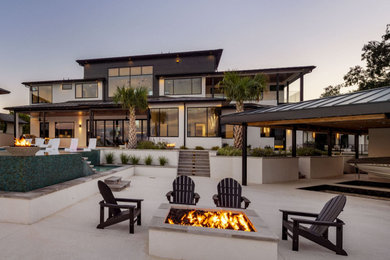 Patio - contemporary patio idea in Austin