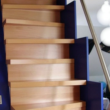 Schranktreppe zum Schlafraum im DG