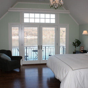 Lakefront Living