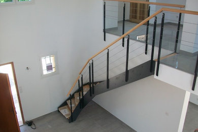 Photo of a modern staircase in Bordeaux.