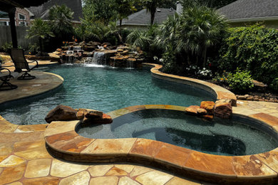 Inspiration for a modern pool remodel in Houston