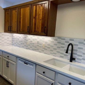 KITCHEN BACKSPLASH - Grey / White / Beige Picket Tile