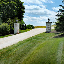 Front Property Entrance - Driveway
