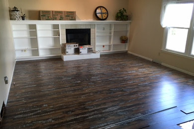 Example of a living room design in San Diego