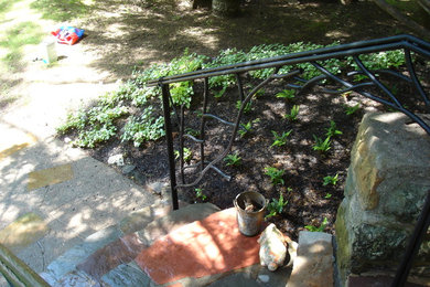 This is an example of a contemporary landscaping in New York.