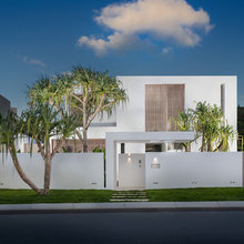 Doonan Landscape - Outside wall of pool