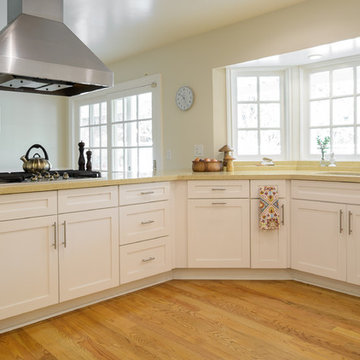 Bright & Spacious Kitchen