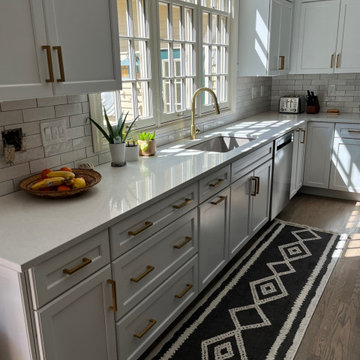 Kraftmaid Grandview Dove and Midnight
