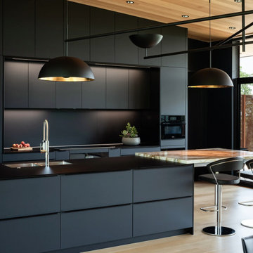 Neutral Colors for this Modern Kitchen by Leicht