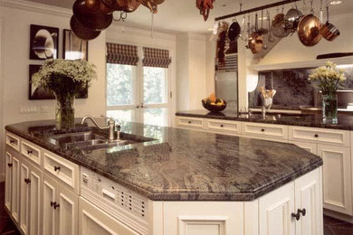 Kitchen photo in New York